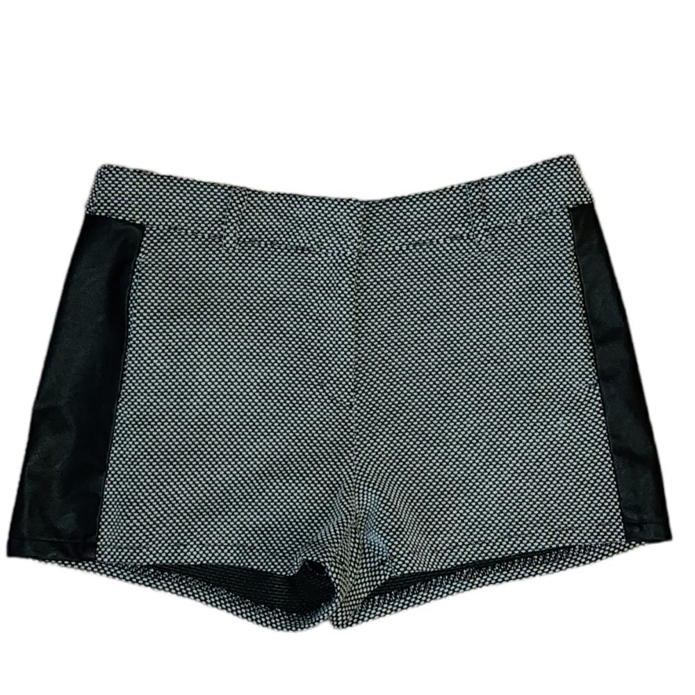 Fifty Street Shorts - Size M